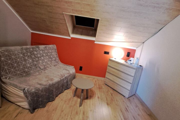 Room 9 of 74