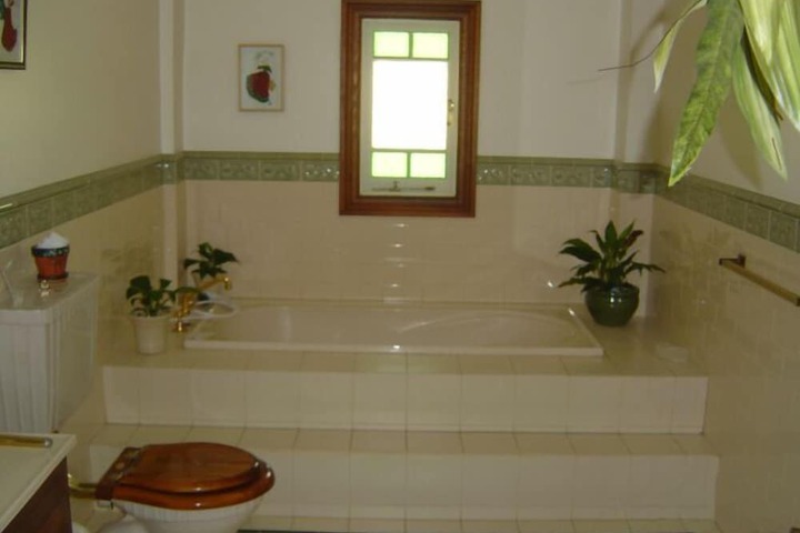 Room 12 of 25