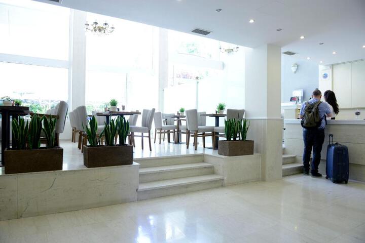 Guest Lobby