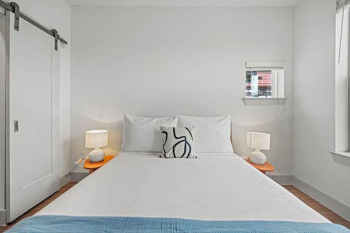 Room 34 of 656