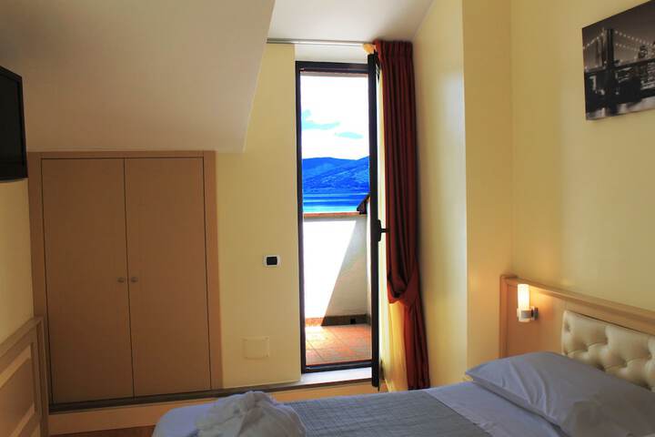 Room 13 of 59