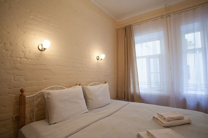 Room 7 of 14