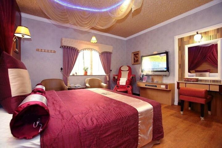 Room 3 of 35
