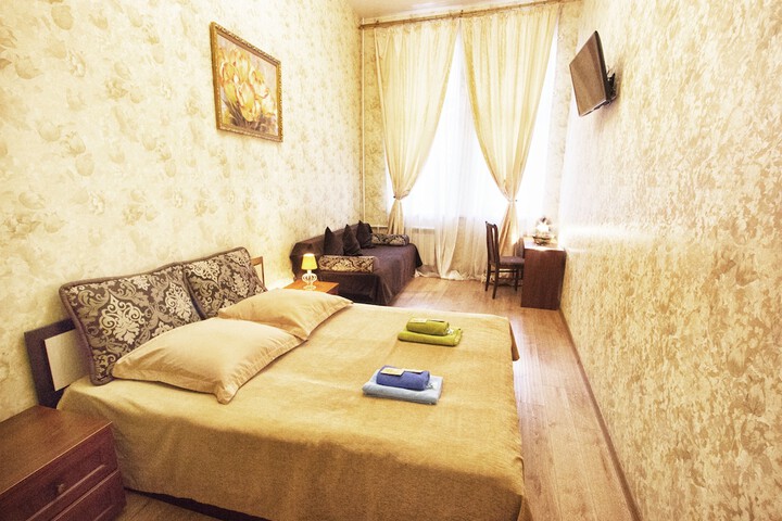 Room 9 of 20