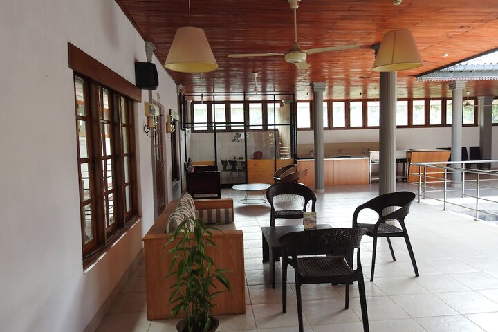 Entrance & Lobby