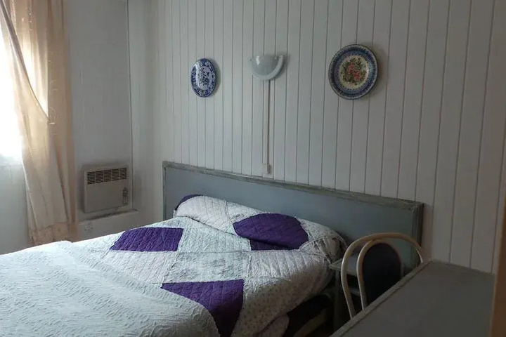 Room 2 of 14