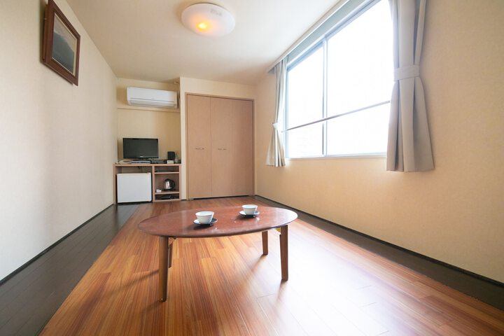 Room 4 of 39