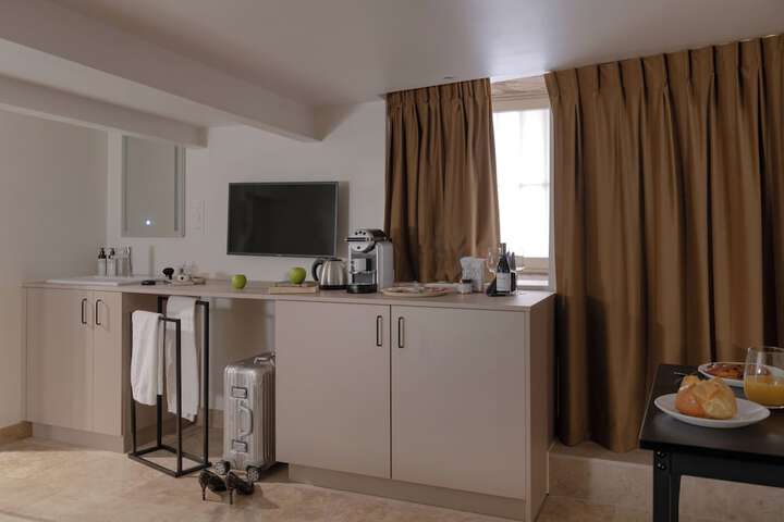 Room 419 of 780