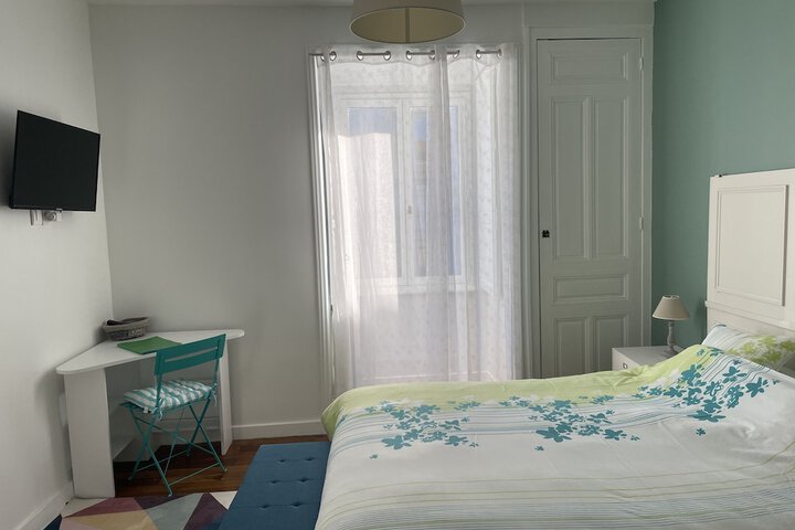 Room 5 of 7