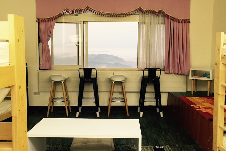 Room 2 of 6