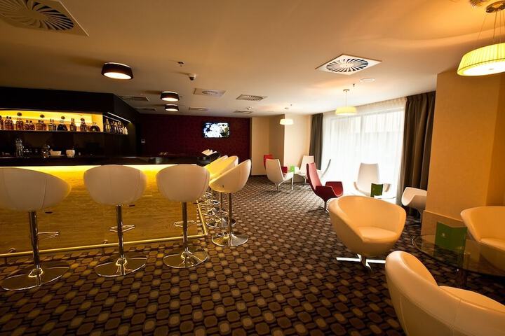 Lounge 61 of 91