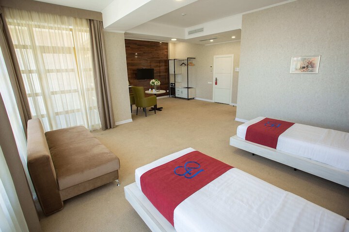 Room 25 of 119