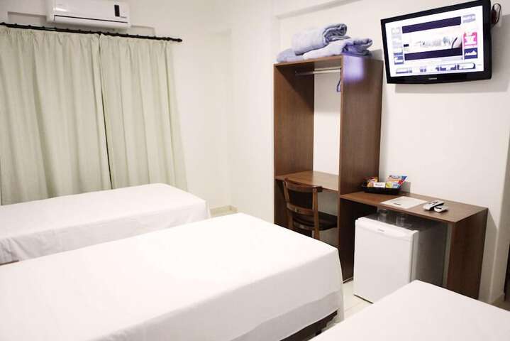 Room 10 of 15
