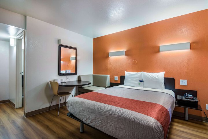 Room 21 of 75