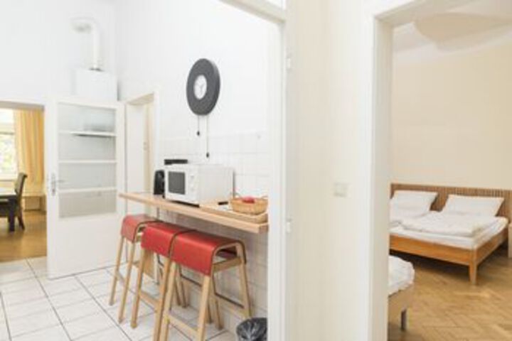 Room 95 of 122