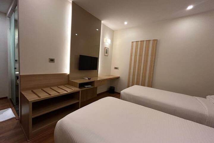 Room 16 of 43