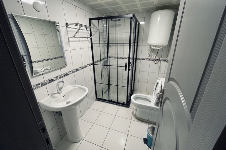 Room 15 of 16