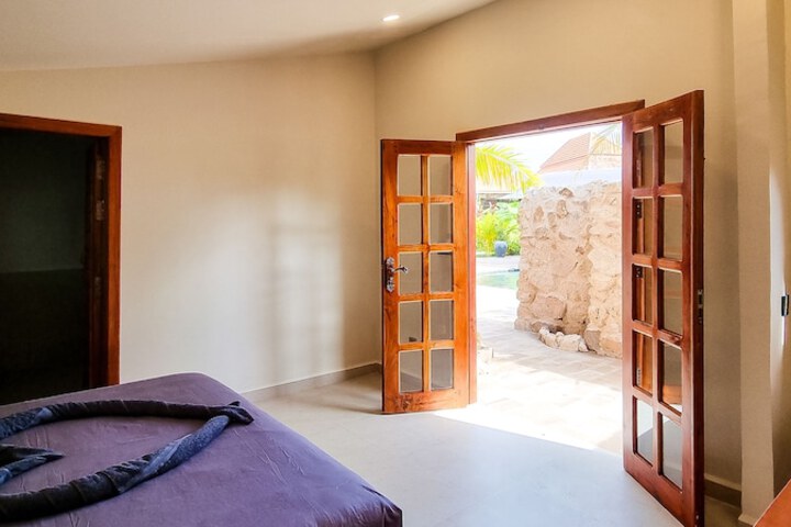 Room 4 of 73