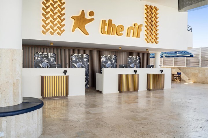 Hotel Interior 4 of 170