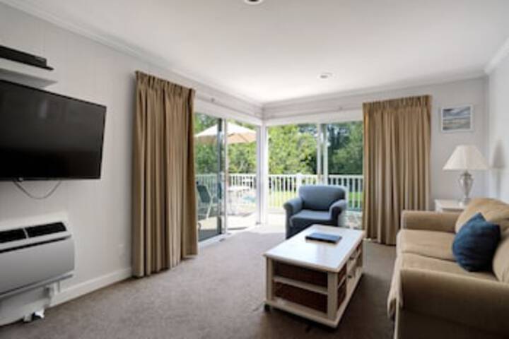 Room 208 of 549