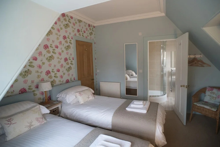 guest_rooms