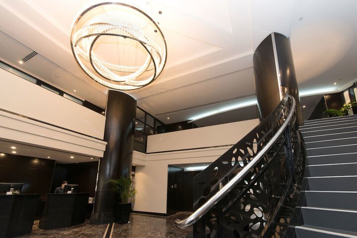 Business Center 136 of 141