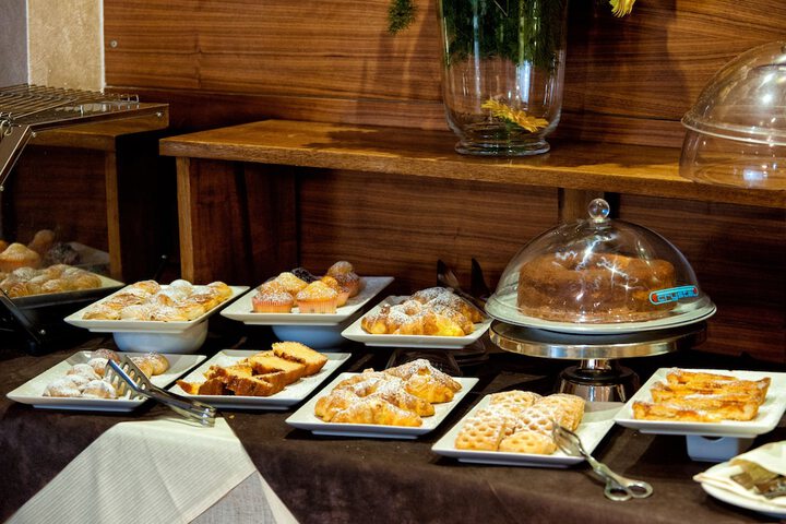 Breakfast/Coffee Service 48 of 75