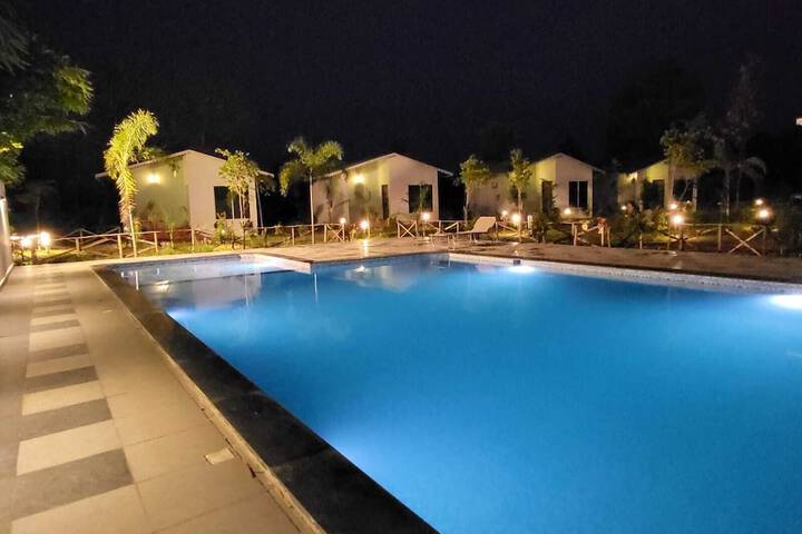Pool 12 of 20