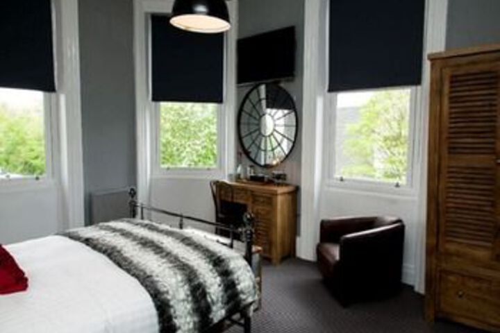 Room 5 of 19