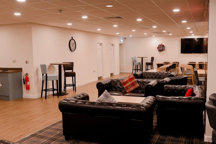 Lounge 29 of 32