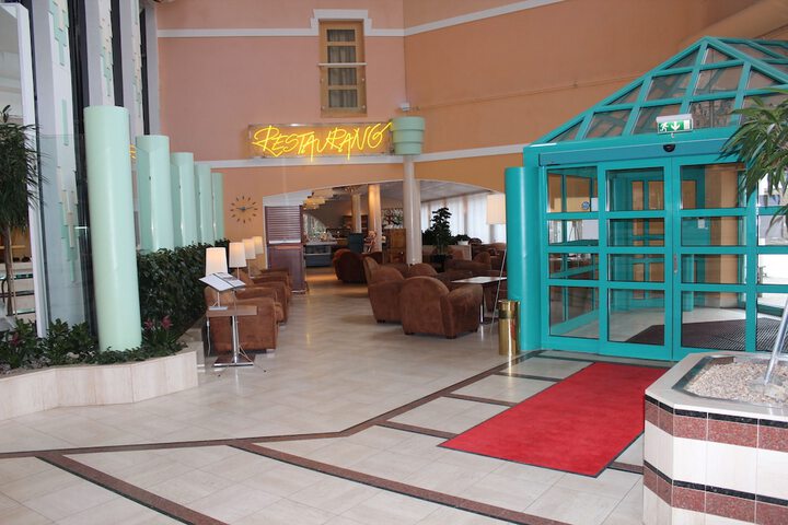 Hotel Lobby