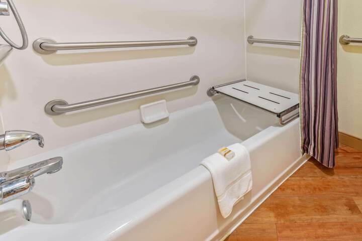 Deluxe 2 Double Beds (3 of 13)