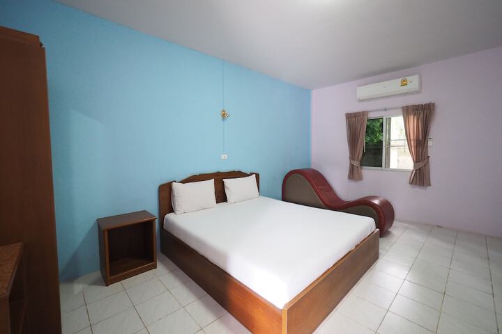 Room 4 of 35