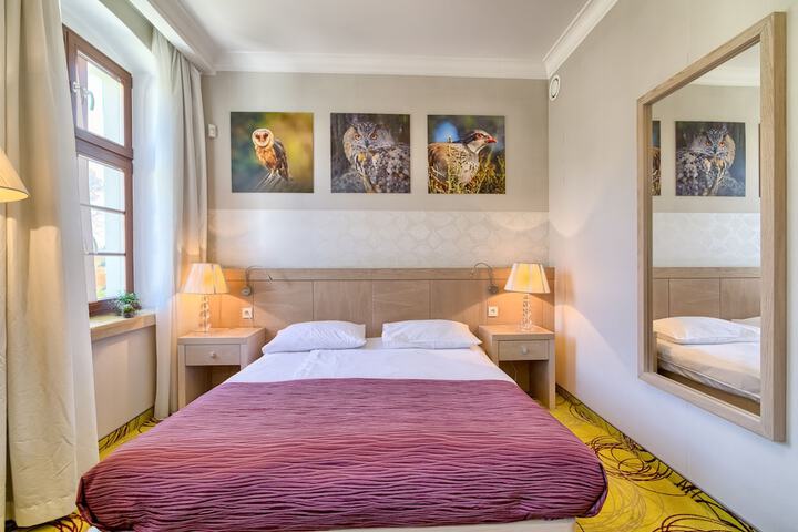 Room 4 of 34