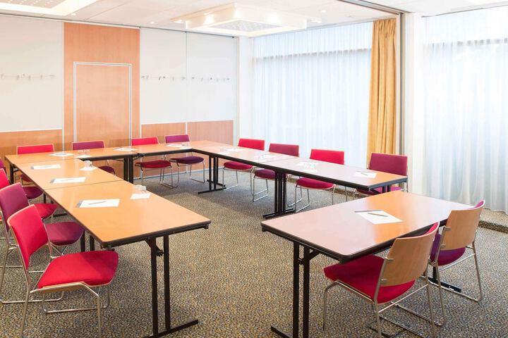 Business Center 190 of 223