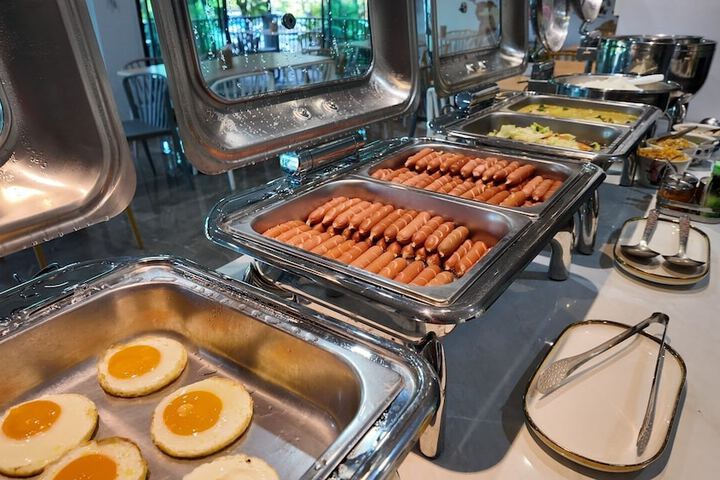 Dining 82 of 101