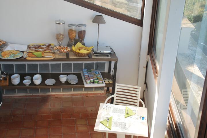 Breakfast/Coffee Service 37 of 56