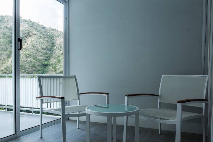 Room 15 of 108