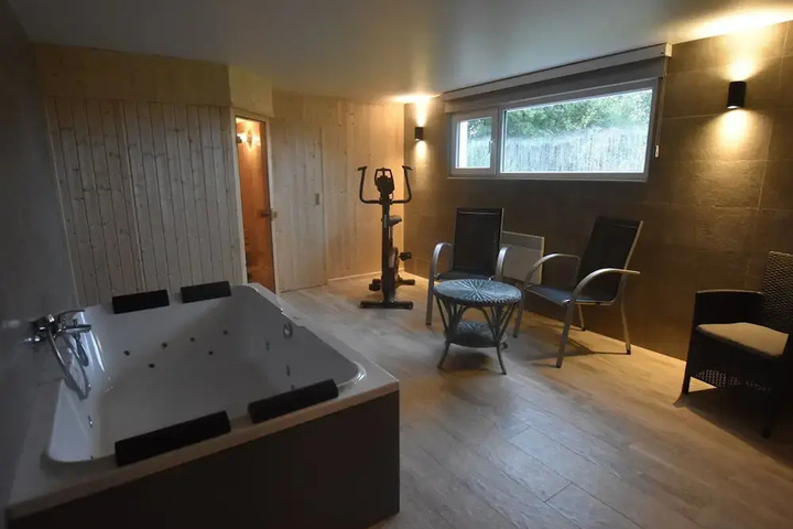 Spa 18 of 24