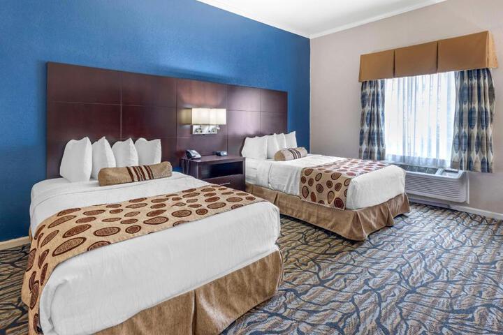 2 Double Beds High Speed Internet Accessible Work Desk Coffee Maker Full Breakfast (3 of 12)