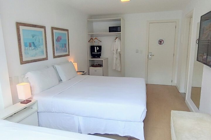 Room 18 of 158