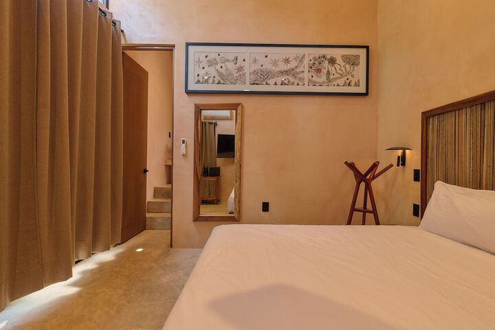 Room 5 of 27