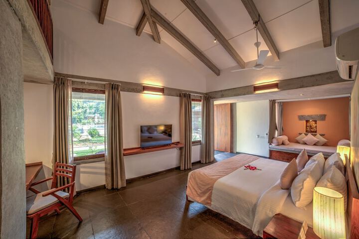 Room 9 of 30