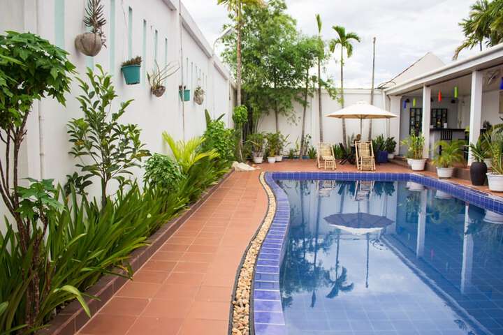 Hotel Pool