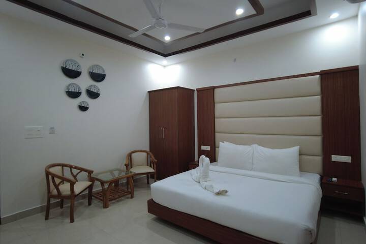 Room 13 of 65