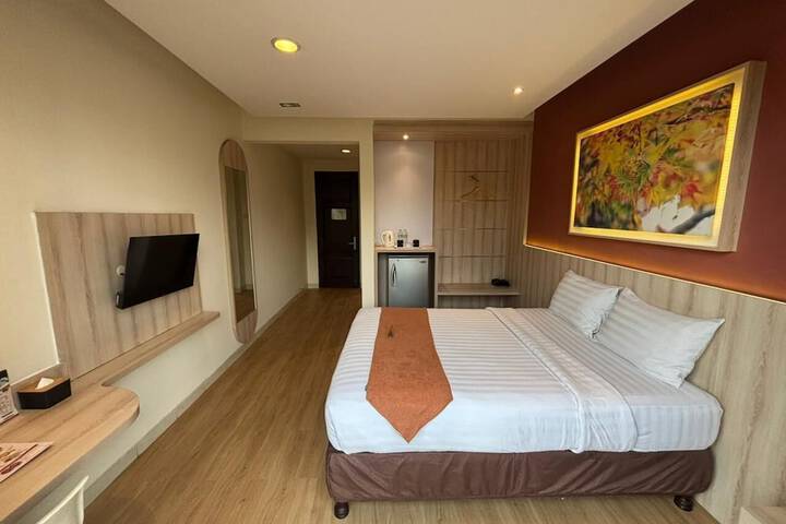 Room 26 of 85