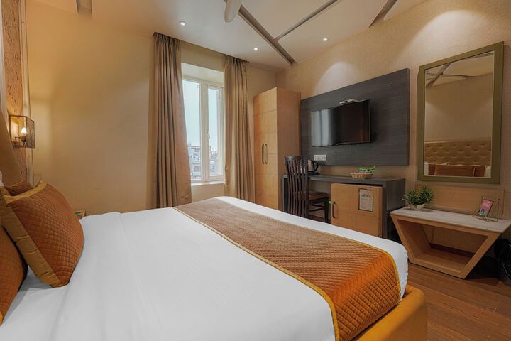 Room 44 of 77