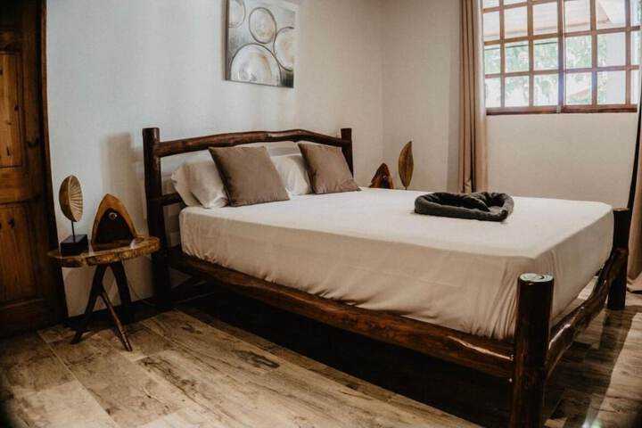Room 4 of 25