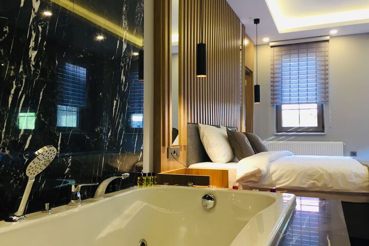 Hot Tub 51 of 72