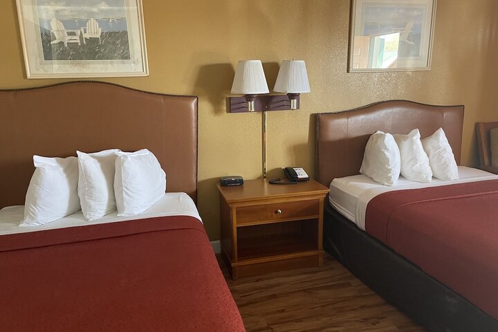 2 Double Beds (11 of 27)
